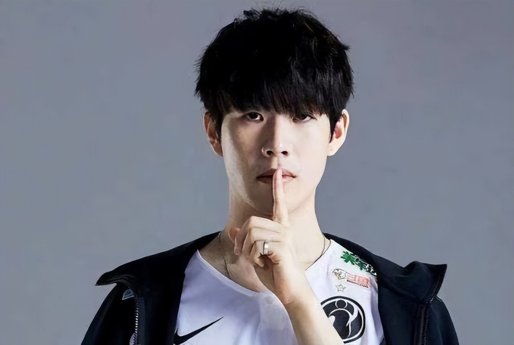 这迫使滕哈 这迫使滕哈