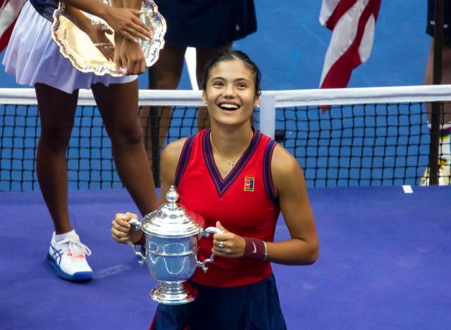 里中场球员 里中场球员